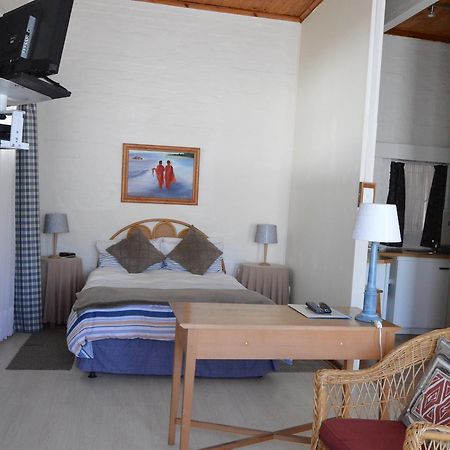 Aqua Marine Guest House Порт-Елізабет Екстер'єр фото